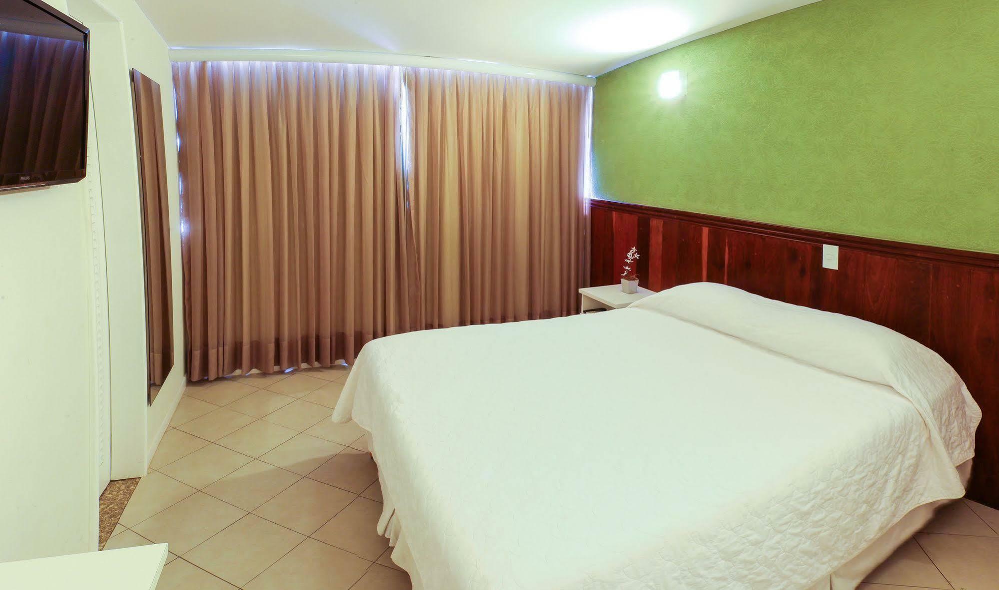 Malibu Plaza Hotel Lauro de Freitas Buitenkant foto